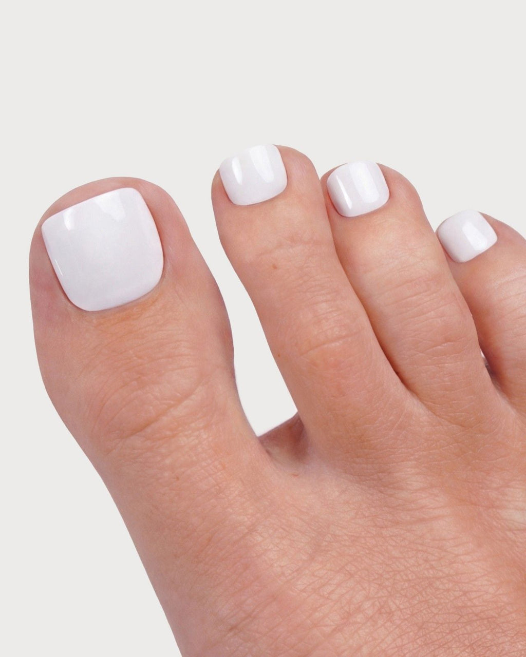 Snow White Medium Round Mani & Pedi Set