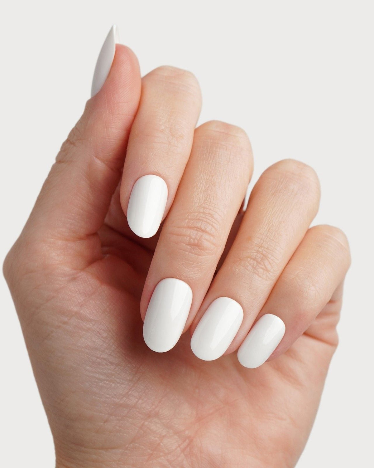 Snow White Medium Round Mani & Pedi Set